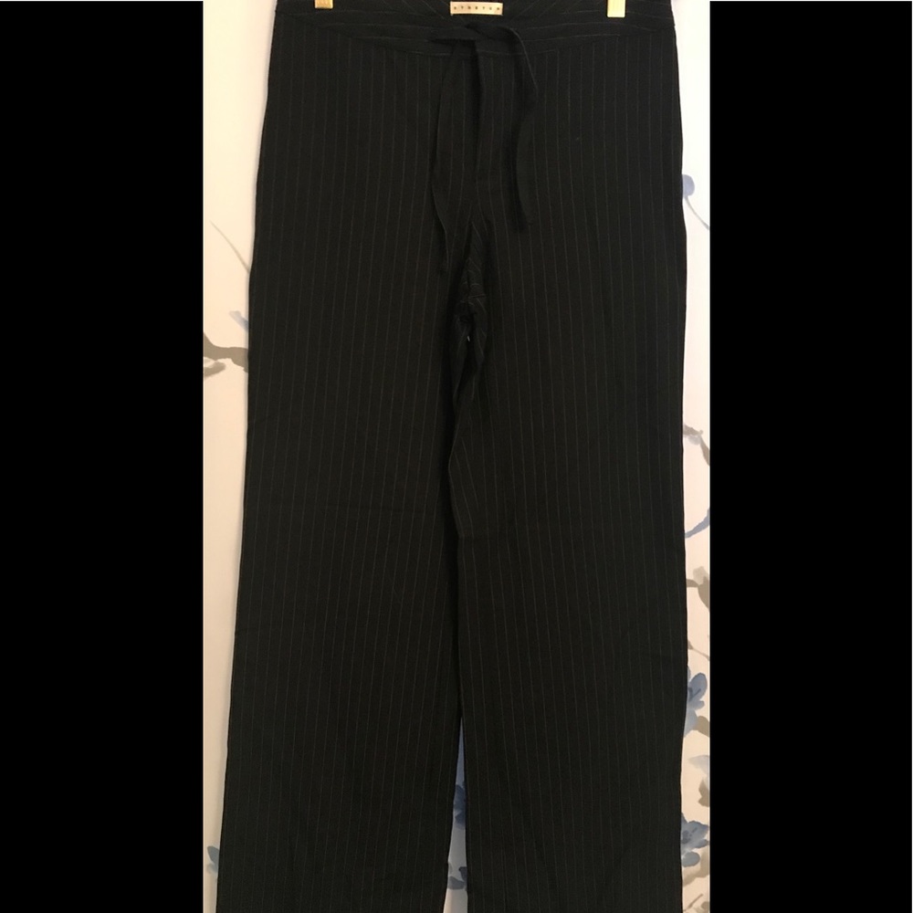 🌻🌻Old Navy Slacks Black/pin stripe 6
